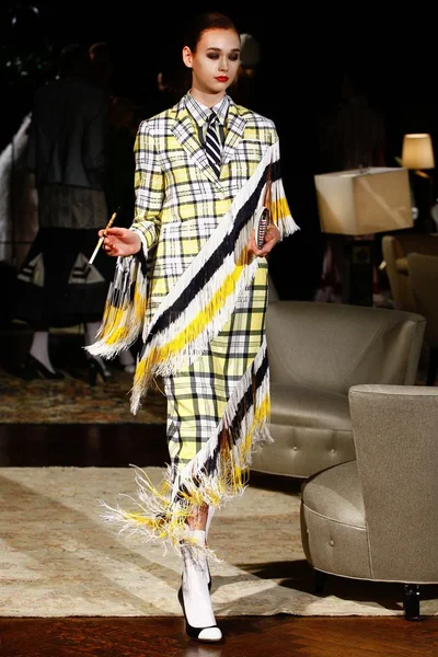 Look 14
